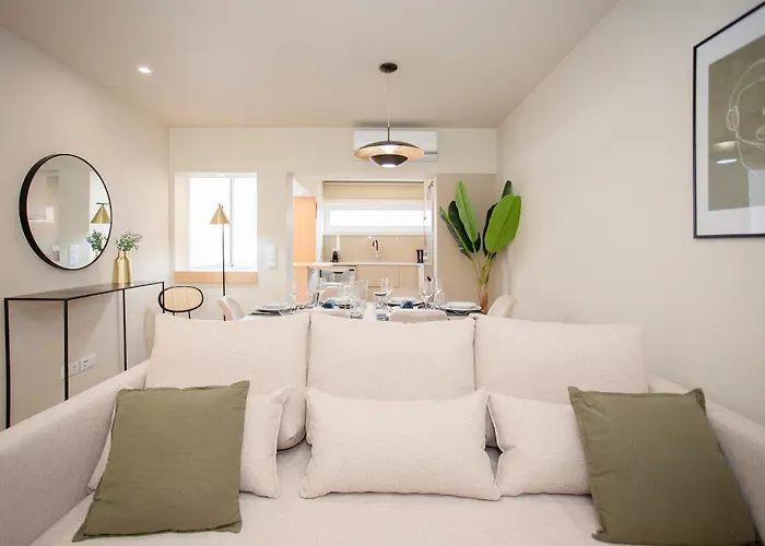 Liiiving In - Uptown Pearl Apartament *