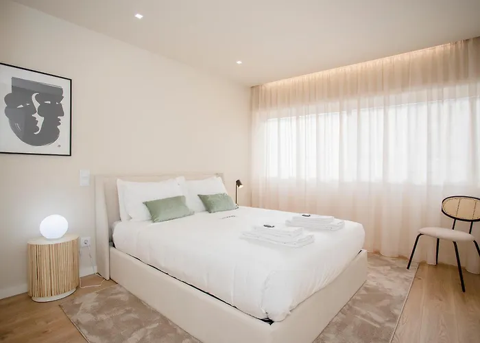 Liiiving In - Uptown Pearl