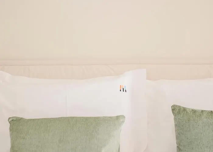 Liiiving In - Uptown Pearl Apartament