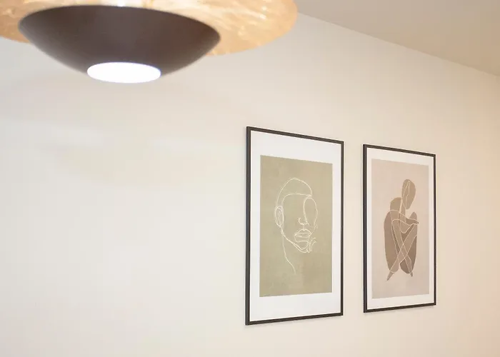 Liiiving In - Uptown Pearl *