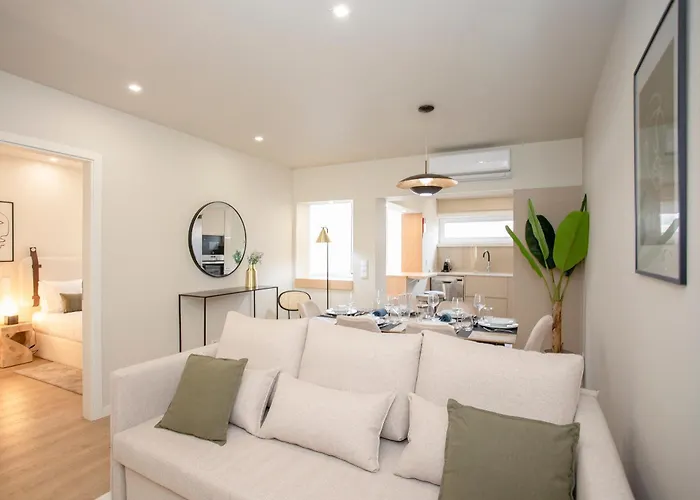 Liiiving In - Uptown Pearl Apartament *