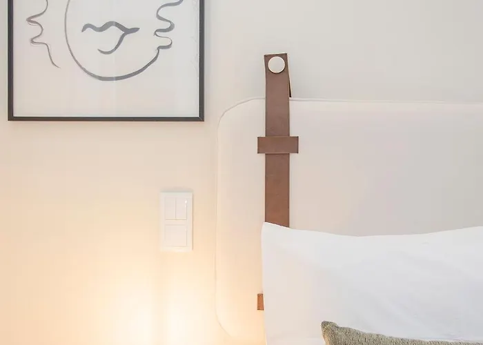 Liiiving In - Uptown Pearl Apartament *