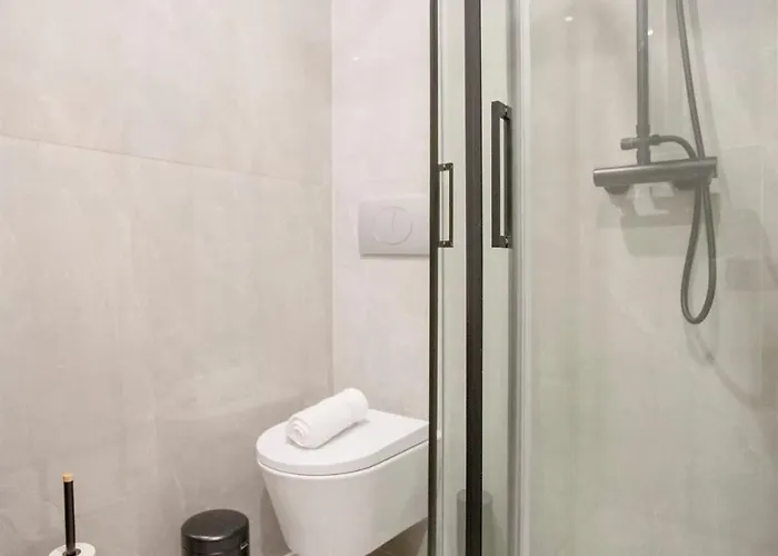 Liiiving In - Uptown Pearl 波尔图