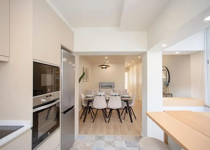 Liiiving In - Uptown Pearl