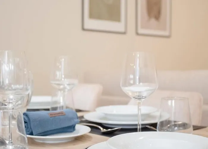 Liiiving In - Uptown Pearl