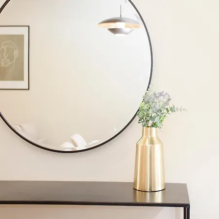 Apartment Liiiving In - Uptown Pearl *