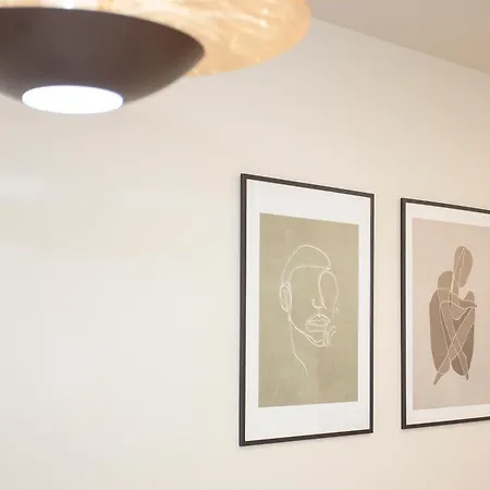 Liiiving In - Uptown Pearl *