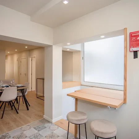 Apartment Liiiving In - Uptown Pearl *