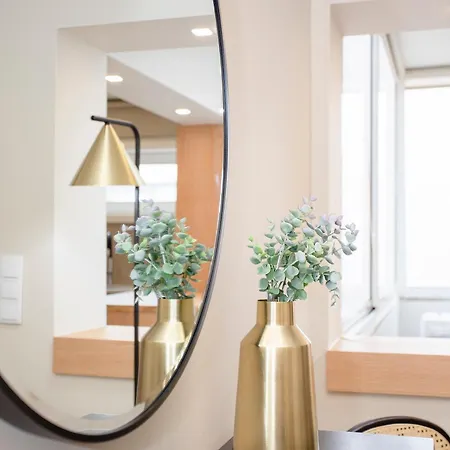 Apartment Liiiving In - Uptown Pearl