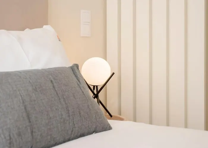 Liiiving In - Uptown Pearl Apartman