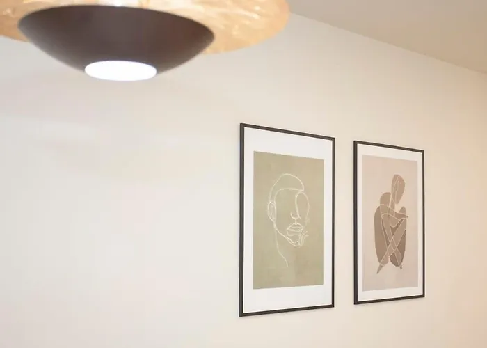 Liiiving In - Uptown Pearl Apartamento *