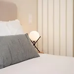 Liiiving In - Uptown Pearl Apartament