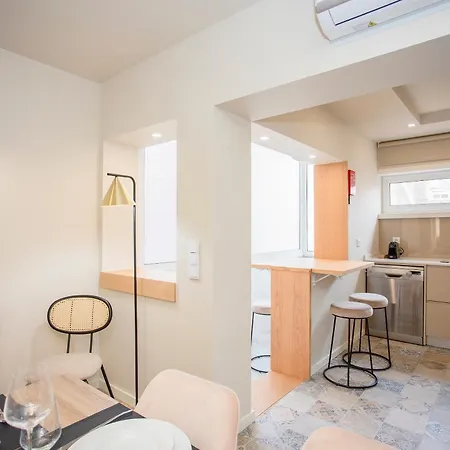 Liiiving In - Uptown Pearl * 波尔图